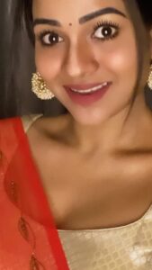 Leesha Instagram - Good day kanmanies💋
 #reels #reelsinstagram #tamilsong #saree #reelkarofeelkaro #reeitfeelit #happyme #instareels #instadaily #instagood #viral #trendingvideos