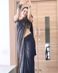 Leesha Instagram - good evening all 🙏💕 Lots of love💋 #staysafe  #kanmanies #kanmani #shooting #serial #suntv #leesha #leeshaeclairs #reel #reels #tamilreels #tamilsong #tamilactress #instadaily #instareels #reelit #reelitfeelit #reelkarofeelkaro #blogger #fyp #foryou #actress #tamil #saree #love