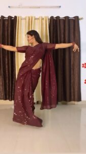 Leesha Instagram - Clearing the drafts 😊
 #draft #clearance #reel #reels #instareel #tamilsongs #leesha #actress #instagood 
#saree #sareelove