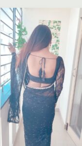 Leesha Instagram - Happy evening ❤️ #nofilter #casualstyle 
#trending #viralpost  #leesha #leeshaeclairs #actress #love 
#blacksaree #sareelove #instareels #reels #reelkarofeelkaro #reelitfeelit #