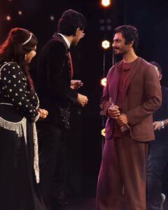 Nawazuddin Siddiqui Instagram - It was an amazing experience to get the trophy for #ExcellenceInCinema in front of the vibrant and super energetic people of UAE
Thank You @filmfareme #rizwansajan #anissajan @manjuramanan & Team
#filmfareachieversnight