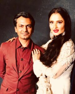 Nawazuddin Siddiqui Instagram - It was once in a lifetime opportunity to work wid d first female superstar @SrideviBKapoor & I dedicate my award as a tribute to her.‬ ‪Living Legend #Rekhaji u stole the show last night, it was an honour to get the award from u.‬ ‪@IIFA 2018 had d best atmosphere ever.