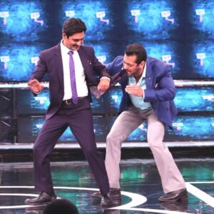 Nawazuddin Siddiqui Instagram - I always wanted to do a romantic and dance oriented films and to learn these skills, who is better than @beingsalmankhan Bhai himself
#MotichoorChaknachoor #BigBoss13 @athiyashetty @viacom18 @Ajitandhare @woodpeckermv @kiran_zaveri #RajeshBhatia