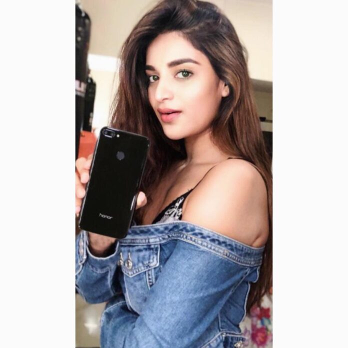 Nidhhi Agerwal Instagram Mood For Today 🏻😝 🏻 Gethu Cinema 7511