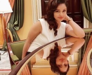 Pooja Kumar Instagram - I was doing a series of motivation quotes this week and this one is so simple yet profound to me. “When there is no struggle there is no strength” - Oprah Winfrey.  #stayhome #staysafe #loveyourself #kindness #compassion #giving #sharing #america #india #tamil #telugu #womenempowerment #womeninfilm