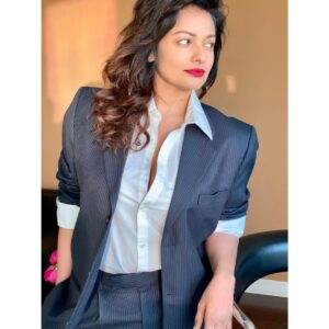 Pooja Kumar Instagram - “A girl should be two things: who and what she wants.”– Coco Chanel

Thank you @bundeskanzlerin  @melindafrenchgates @michelleobama @theellenshow @oprah @IndraNooyi @SherylSandberg @AriannaHuff @elizabethwarren @HillaryClinton @janekim @tulsigabbard @marissamayer @payal @anjula_acharia @priyankachopra @lilly @rupykaur @mindykaling and others who are inspiring girls all around the world to dream bigger and show them that they can all become what they truly want.  Also you all #powerwomen look pretty darn cool in your #pantsuit 💪🏼
