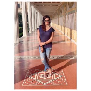 Pooja Kumar Instagram - Exploring #hollywood #california at the @gettymuseum. This is the one in Malibu and it’s a must see because of the recreation of ancient #romanempire #traveldiaries #knowledgeispower #world #exploration #actress #tamil #telugucinema #globalcitizen
