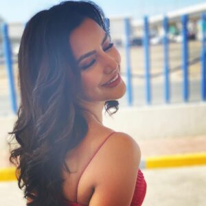 Priya Anand Instagram - Happy Birthday to ME!!! ❤️
 
Anyone who knows me knows that I am not the one to celebrate birthdays! But I can’t help but wake up feeling grateful for all that life has given and taught me over the years. Especially since Covid-19, there are people, places and things for which I have a newfound or renewed appreciation for.
 
Every passing year has brought me closer to expressing my whole and healed self!
 
I’ve learnt that the hardest things you will ever have to do in your life is to forgive someone who never apologized. You don't need to do this for them; you do this for yourself.
 
Hold on to your values that you so uniquely possess. Don't be afraid to say the truth that you carry in your heart like a hidden treasure!
 
An excerpt from the poem ‘Myself’ reminds me of one of the many wonderful things I’ve learnt from my Mother that has shaped who I am today.
 
I cannot hide myself from me;
I can see what others can never see;
I know what others can never know,
I cannot fool myself, and so
Whatever happens, I want to be
self-respecting and conscience free.
 
- Edgar A. Guest.
 
Thank you to all of you that thought of me today & everyday! I appreciate all your affection and lovely wishes ❤️