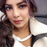 Priyanka Chopra Instagram - Ready or not.. here I come.. u can’t hide.. LA bound.. #latenightflights #daytrip #workinggirl 🤩🙅🏽‍♀️