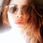 Priyanka Chopra Instagram – Summer lovin… 🌊🥂🙏🏼😌 #carfiesunday