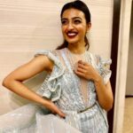 Radhika Apte Instagram – Backstage before hosting #htindiasmoststylish2019 thank you @falgunishanepeacockindia for making this beautiful piece for me 😘 stayed by @radhikamehta9 wirh @aakash86 wearing @jimmychoo hair and make up by @kritikagill ❤️ @herstoryjewels thank you for the ring! 💍