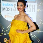 Radhika Apte Instagram – About last night #htindiasmoststylish2019 #hindustantimesmoststylishawards2019 thank you @ggpanther for this absolutely stunning gown!!! I was so thrilled to wear it 🌹💛 styled by @radhikamehta9 #newstylistalert 😍😘 with @aakash86 hair and make up by the most wonderful @kritikagill 🥰