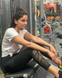 Saba Qamar Zaman Instagram - Do it for yourself 💕