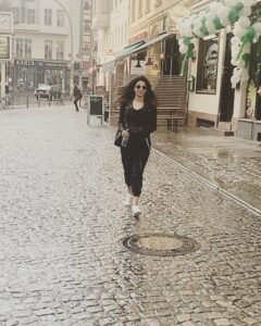 Saba Qamar Zaman Instagram - Vacation mode on 😎

#Iloverain❤️🌧