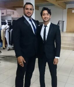 Shaheer Sheikh Instagram - तुमने मुझे सिखाया है कि अगर हम कड़ी मेहनत करें और समर्पण दिखाएं तो हम अपने सभी सपनों को साकार कर सकते हैं. 
तु हमेशा स्वस्थ रहे और खुश रहे.. जन्मदिन की शुभकामनाएँ. #happybirthdayBheema 😘🤗❤️