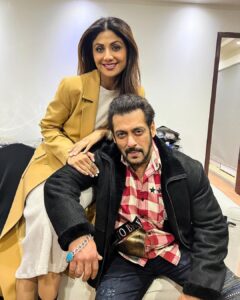 Shilpa Shetty Instagram - Happy birthday, my forever Rockstar @beingsalmankhan. Thank you for always “Being YOUman”😘🤗 Keep soaring and roaring our TIGER! Loads of love, always ♥️🧿♥️ . . . . . #friendsforever #gratitude #blessed #friendslikefamily