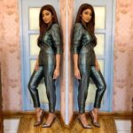 Shilpa Shetty Instagram – Ready to shine in this metallic pantsuit .
Styled by: @mohitrai @harshitadaga01 @miloni_s91
Outfit: @wtrlondon
Jewellery : @daimantinafinejewels
Shoes: @pinkoofficial
Makeup : @ajayshelarmakeupartist
Hair : @hairnmakeup.farzana
Managed by: @bethetribe 
#metallic #pantsuit 
#bossbabe #shine #glam #greeneyes  #eventdiaries