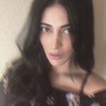 Shruti Haasan Instagram – 😳
