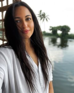 Sonakshi Sinha Instagram - Gods own country ❤️ #kerala