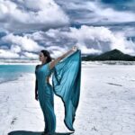 Sonakshi Sinha Instagram - The colors of #YuKarke!! #Blue...