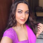 Sonakshi Sinha Instagram - The colors of #YuKarke!! #Rajjo rani in royal purple!! @heemadattani and @themadhurinakhale did an awesome job designing my hair and makeup for this song! Outfits by @ashley_rebello! #purple