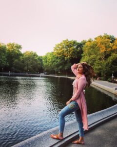 Sonakshi Sinha Instagram - Wind in my hair... #bestfeelingever #sonastravels #newyorkcity #centralpark #theshootlife #welcometonewyork Central Park, New York