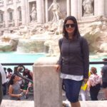 Sunny Leone Instagram – Trevi fountain!! First stop!! Made my wish….