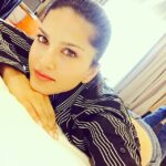 Sunny Leone Instagram - But I don't want to pack!!! Lol vaca has made me so lazy!!! Blah