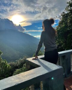 Taapsee Pannu Instagram - Last week has been tough, tricky, testing but with this sunrise and this new year I shall again gather the strength to look forward to what life has in store for me coz…..

उठो तो ऐसे उठो, फक्र हो बुलंदी को,
झुको तो ऐसे झुको बन्दगी भी नाज करे.