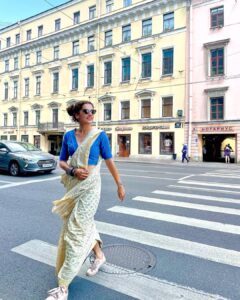 Taapsee Pannu Instagram - These lanes can be pretty enchanting. Got late for dinner! Runnnnnnnnn! 
#SaintPetersburg 
#Russia
#TapcTravels