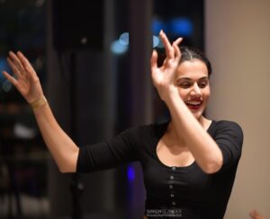 Taapsee Pannu Instagram - When you are happy and you know it ....... 
#Throwback