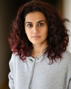 Taapsee Pannu Instagram - This is from the look trial of #Manmarziyaan which actually happened in Amritsar. Typical Anurag Kashyap prep..... last minute ! Got the idea of colouring the hair red after I landed in Amritsar. This is the first time I felt the skin of Rumi , that is, 2 days before we went for shoot. Anyone who works with Anurag will shatter the image he/she has built about him over years of watching his work. A penguin who gets happy with smallest of things and cracks the poorest of jokes 🙄, has the brightest of smiles (unlike the ‘dark’ films he is known for ) and goes with ZERO prep on set 💁🏻‍♀️ n now I’m gonna get a stinking message from him as soon as he reads this but he knows I love him 🤪
#Throwback #Archive #QuarantinePost
