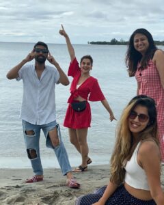 Taapsee Pannu Instagram - Before the cyclone hit us ! 
#TouristyThings #TapcTravels #TravelBums