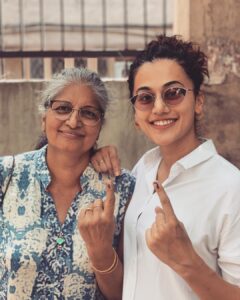 Taapsee Pannu Instagram - Me and my maa for ‘Bharat Maa’ 
#HappyMothersDay #GoVote 
#FlauntIt