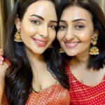 Aanchal Munjal Instagram - Wishing everyone a veryyyy Happy Dussehra and Vijay Dashami !!! ❤️ May Lord Ram and Maa Durga always bless us with love, light, happiness and may goodness always triumph over anything in life !!! 😍🧿😇🙏🏻