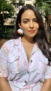 Aanchal Munjal Instagram - Got caught .. 🙈🤍⛅️🌈