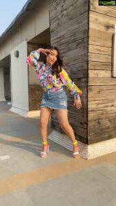 Aanchal Munjal Instagram - Just need some sunshine and colours to get me grooving .. 🌝🌈