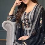Aarti Chhabria Instagram - Favourite piece from my favourite song Satrangi re from #dilse Ishq Par Zor Nahin, Hai Yeh Woh Aatish Ghalib, Jo Lagaye Na Lage, Aur Bujhaye Na Bane #TVC #adshoot #photoshoot #bts #actorslife #behindthescenes #modeling #modelshoot #aartichabria #reels #instareels #blacksalwarsuit #salwarsuits #black #monday #attitude #poser #posing #posingideas #satrangire #atrangire