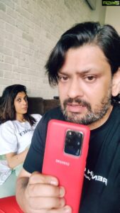Aishwarya Sakhuja Instagram - how to convert your Android to an iPhone #instareels #instajokes #instagramcomedy #instacomic #techjokes #android #ios #reelsinstagram #reelsofindia #reelkarofeelkaro #reelsvideo #reels #pj #badjokes #wordplay #roash #husbandandwife #wife #wifelove #shoes #couples #couplereels #hatersfuckoff🖕 #mumbai #india