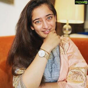 Akshara Haasan Instagram - Shop any two products and get a 10% off. You can avail an extra 15% discount with my code AKSHARA on their website on all your purchases. 

#danielwellington #DanielWellington #DWali