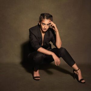 Akshara Haasan Instagram - 🤨

Designer : @ashwin.thiyagarajan 
Photographer: @vinothdk 
Makeup : @abhiramisivakumar 
Hair:- @hair_by_naemat