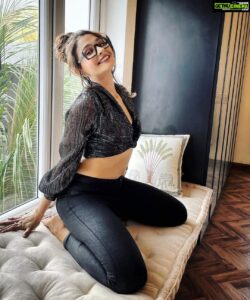 Andrea Jeremiah Instagram - #alldressedupandnowheretogo 📸 @soondah_wamu MUH @prakatwork @motwanikiara Location @prakatwork #lockdownlife #shotoniphone