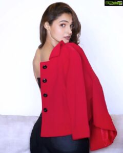 Andrea Jeremiah Instagram - Happy birthday to me 💃🏻🎂🥂