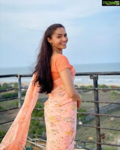 Andrea Jeremiah Instagram - தமிழ் பொண்ணு 🧡