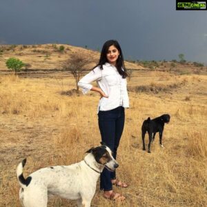 Anisha Victor Instagram - 🐕🐕
#throwback #missingthefarmlife #doggos #farm #farmlife #maharashtra