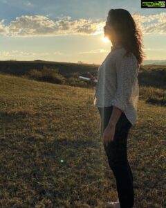 Anisha Victor Instagram - Solar Chin Eclipse 🪐
#sunsetperson #sunset #hills #almostwinter #pune #maharashtra