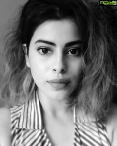 Anisha Victor Instagram - Messy hair don't care 🖤
#saturday #messyhairchick #portraitphotography #portrait #black&white
