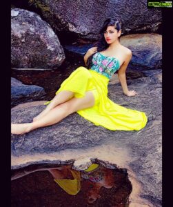 Anjali Lavania Instagram - Lying in mother nature’s lap
Barefoot and free..
So close to her heart
I can feel her every heart beat 💗 
~ Anjali Lavania

#mothernature #ilovenature #naturebaby #barefootdreams #anjalilavania #quotesaboutlife #instamood