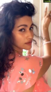 Anjali Lavania Instagram - Mood: Feels 🥰

I love this song 😍

FYI - urban dictionary meaning 

Feels: Feelings you get when something you read/see/hear/etc is just so touching and perfect that you can't help but make sounds, curl into a ball, and never stop thinking about said thing that made you feel this way.

So tell me which book / song / movie / person made you feel the feels 🙃