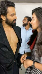 Anju Kurian Instagram - Planning a reel after the shoot be like 🤣🤣🤣.
@iamunnimukundan
 @vvipink 
@arun.devv @aanunobby @dplifestylehub 

#reels #funatstudio #reelitfeelit #trend #justforfun #promotions
